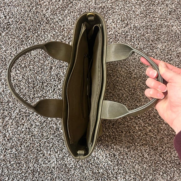 Universal threads Olive Green tote/Bag - Picture 5 of 8